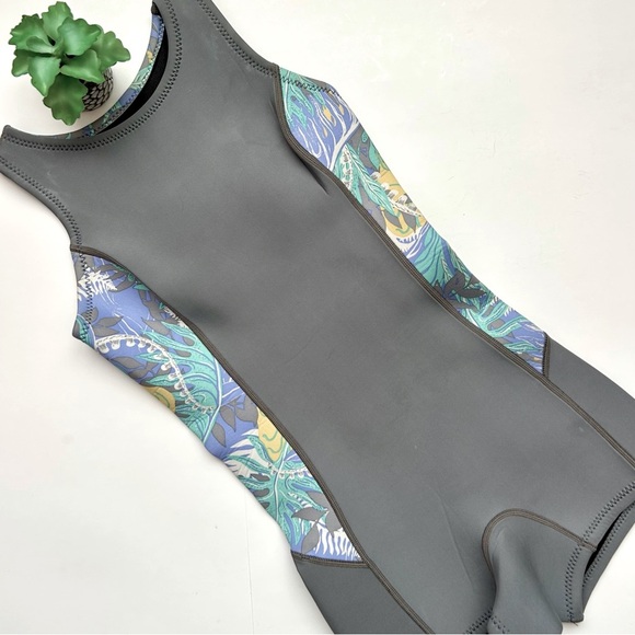 Patagonia R1 Lite Yulex 1.5mm Spring Jane Wetsuit Size 4 Shorts Sleeveless - Picture 2 of 16